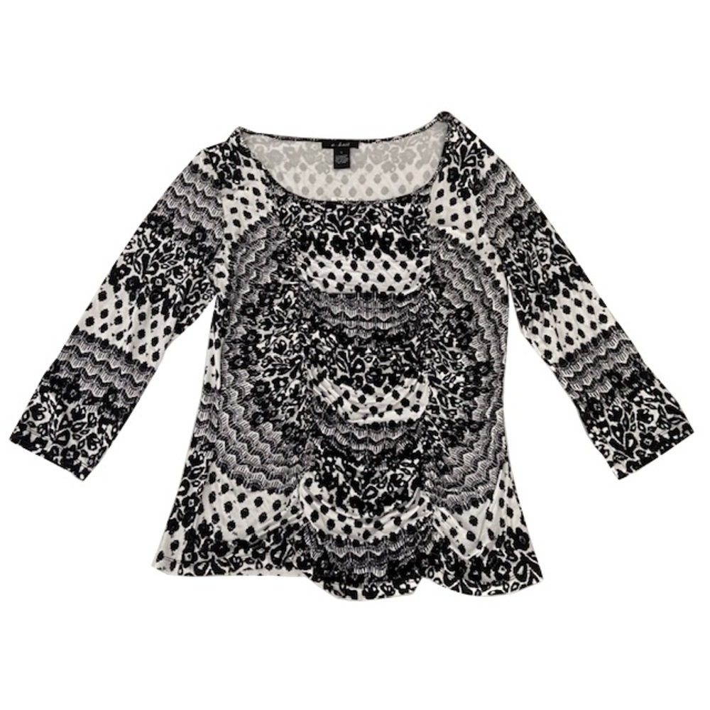 U-Knit‎ B&W Casual Top